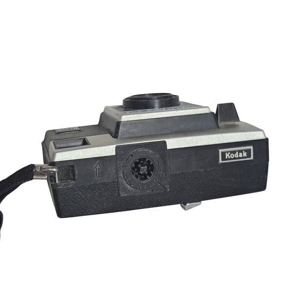 1970s Kodak Instamatic X-25 Point and Shoot Film Black Camera - Picture 5 of 6